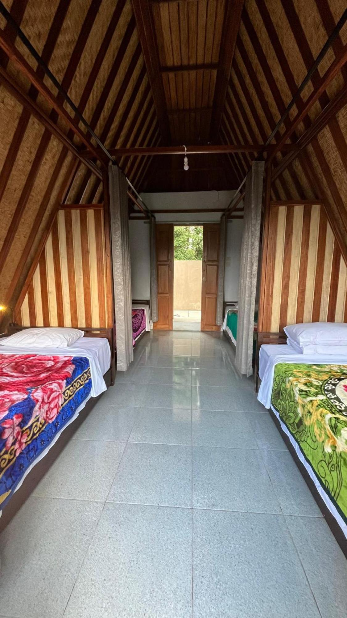 Puri Pilihani Hostel Munduk Buitenkant foto